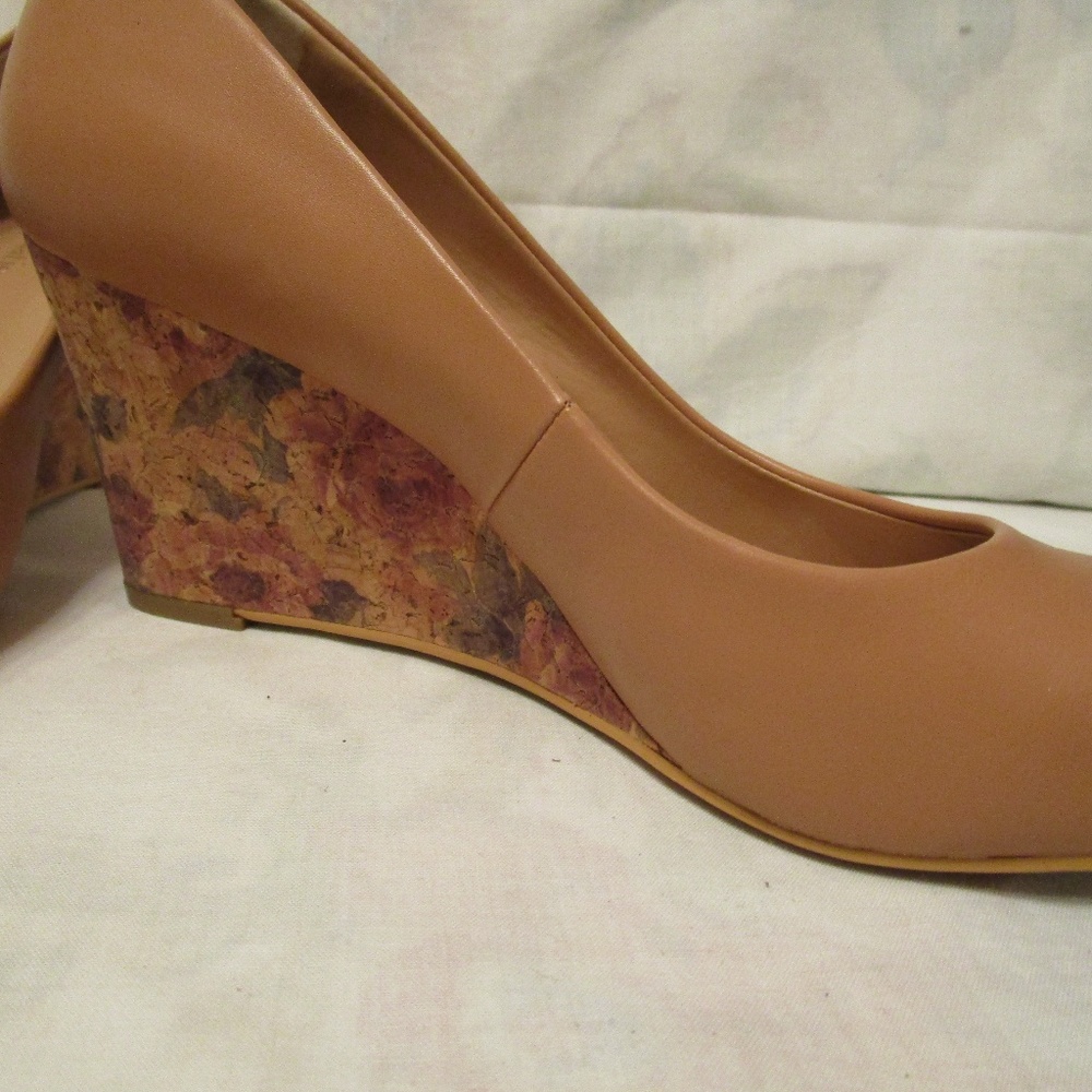 Kelly & Katie Wedge